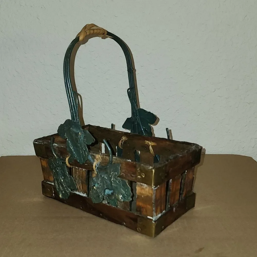 Metal Leaf Wooden Basket Decor